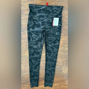 Spanx Faux Leather Camo Leggings Sporty Gorp Rock Streetwear Shaping NWT Small
